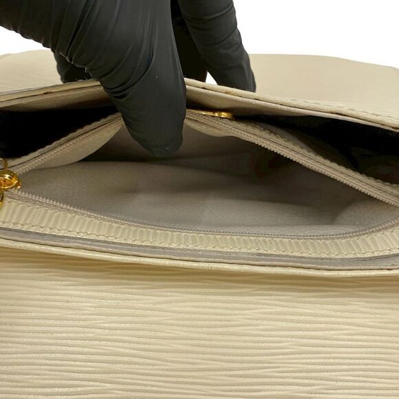 Fendi Vintage FF Logo Epi Leather Genuine Leather Shoulder Bag Pochette Sacoche - Picture 10 of 10